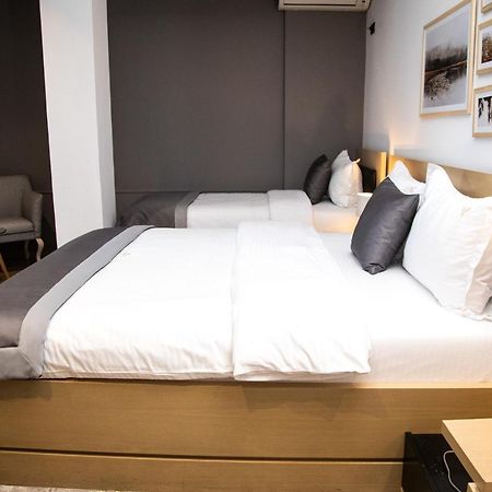 Triss Hotel Tiranë Eksteriør bilde