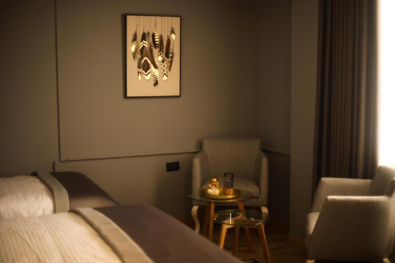Triss Hotel Tiranë Eksteriør bilde