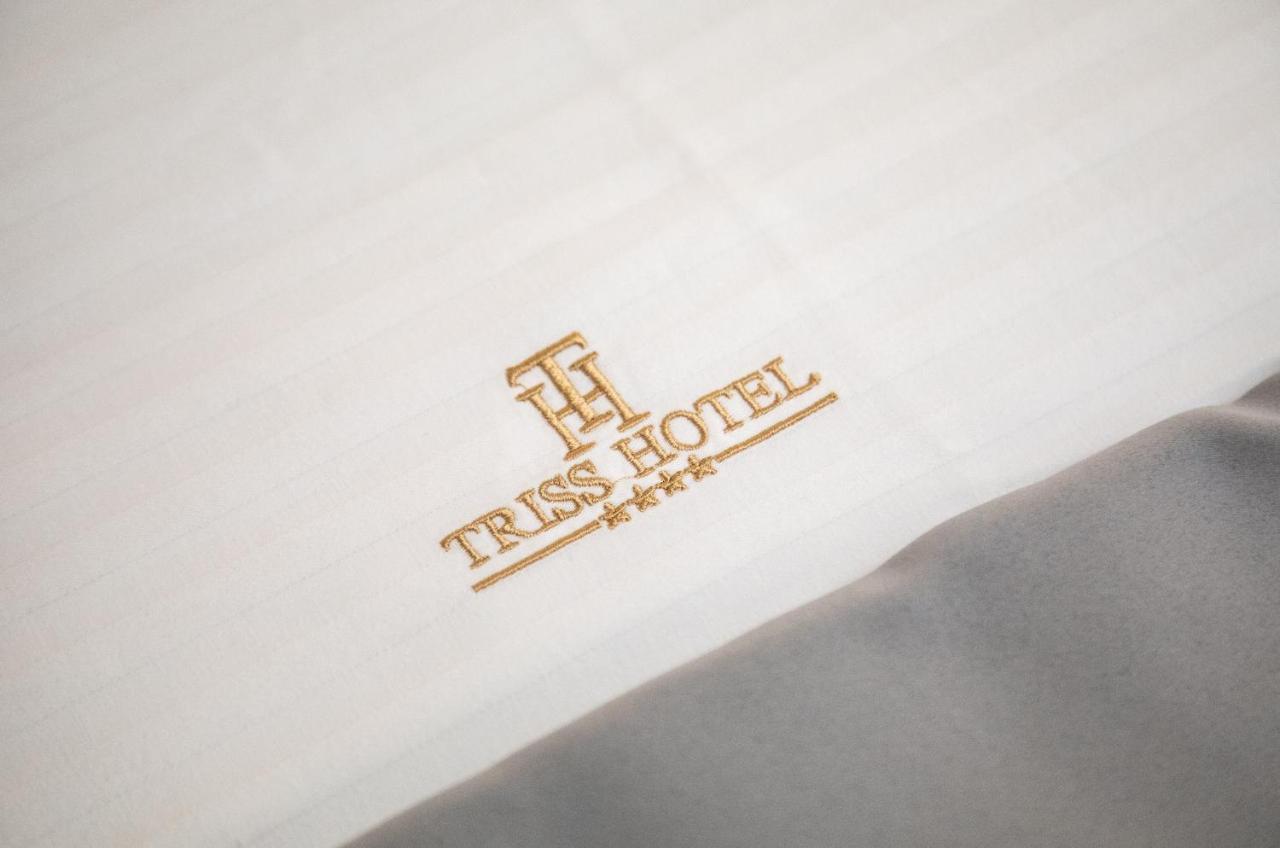 Triss Hotel Tiranë Eksteriør bilde